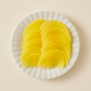 무농약 무로 만든 백색 반달 단무지 (2kg)