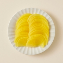 무농약 무로 만든 백색 반달 단무지 (2kg)